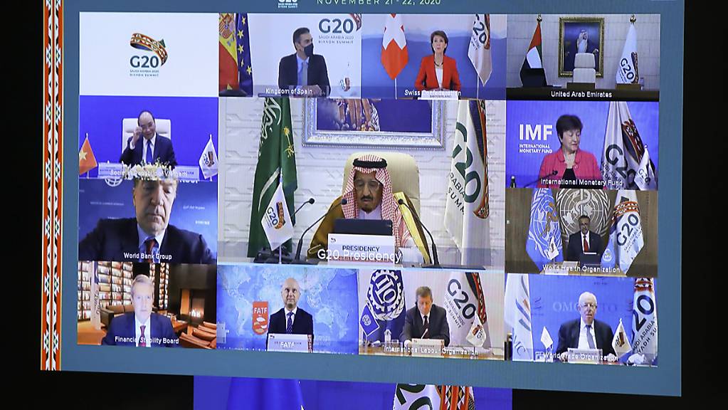 Charles Michel, Präsident des Europäischen Rats (unten), nimmt am virtuellen G20-Gipfel unter Vorsitz Saudi-Arabiens teil. Eigentlich sollte der Gipfel erstmals in der saudischen Hauptstadt Riad stattfinden. Wegen der Corona-Pandemie werden die Gespräche aber nur per Video-Schalte geführt.