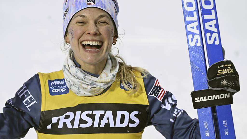 Das Lächeln der Gesamtsiegerin der Tour de Ski? Die Amerikanerin befindet sich vor dem Anstieg zur Alpe Cermis in der Pole-Position