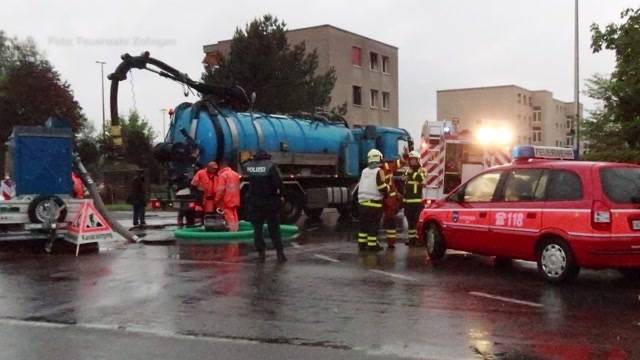 Mit Pistole gegen Wassermassen