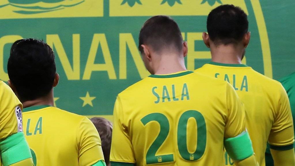 Auch auf den speziellen Matchtrikots des FC Nantes war der Name des verschollene Fussballers omnipräsent