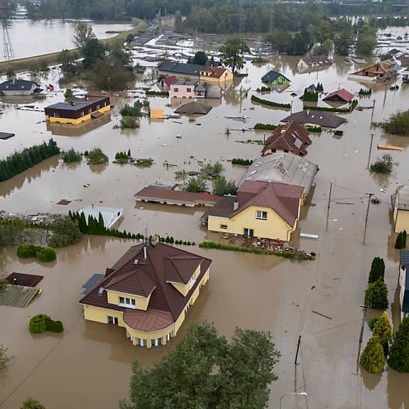 Hochwasser mitten in Europa: Das Bangen geht weiter