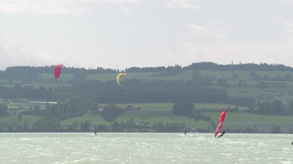 Kitesurfer auf dem Sempachersee
