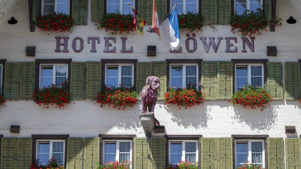 Die Schweizer Hotellerie hat im ersten Sommermonat mehr Übernachtungen gezählt. Laut der zweiten Schätzung des Bundesamts für Statistik (BFS) waren es im Juni 1,6 Prozent mehr Logiernächte als noch vor einem Jahr. (Symbolbild)