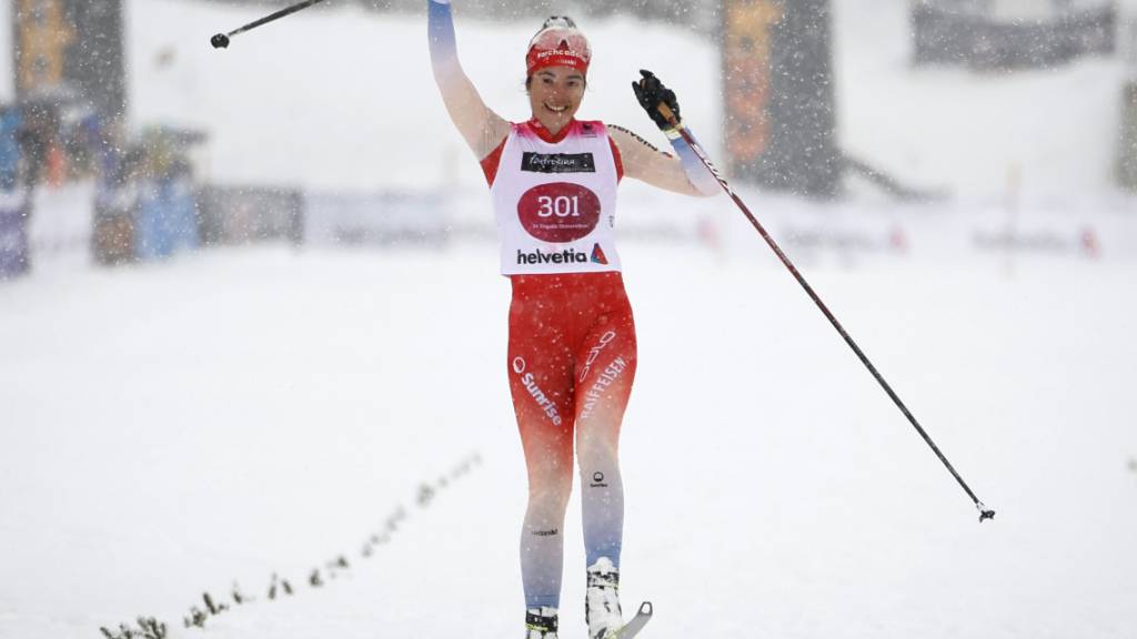 Giuliana Werro lief beim 54. Engadin Skimarathon hinter Maëlle Veyre ins Ziel, erbte den Sieg aber, da die Französin später disqualifiziert wurde