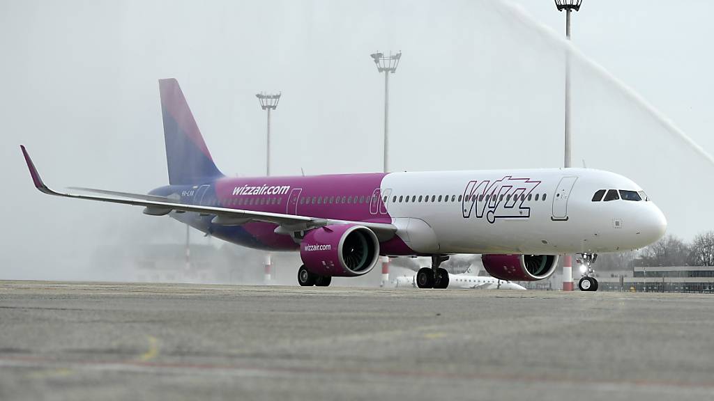 Die ungarische Billigfluggesellschaft Wizz-Air will noch in dieser Woche ihren Flugbetrieb in Wien wieder hochfahren. (Archivbild)