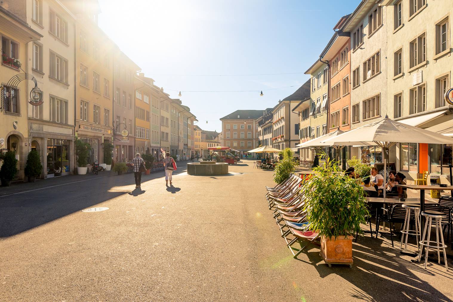 Winterthur bietet eine schöne Fussgängerzone mit Cafés und Einkaufsläden.