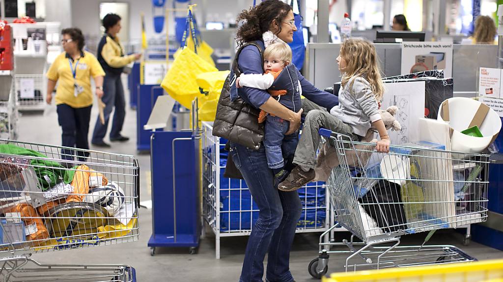 Die Geschäfte von Ikea in der Schweiz brummen. Der Umsatz stieg im Geschäftsjahr 2022/23 um rund 10 Prozent an. (Archivbild)