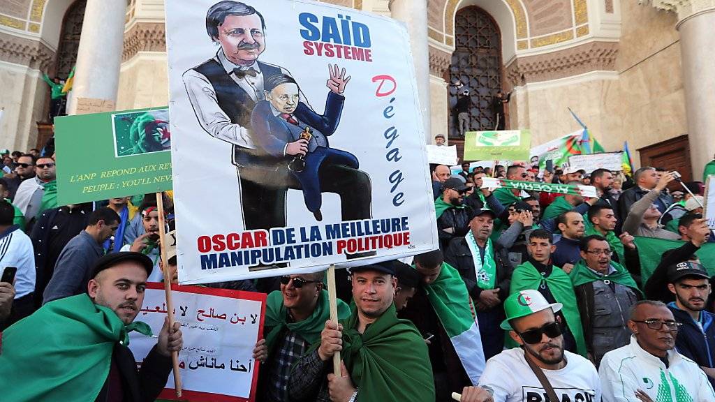 Erneut demonstrieren in Algerien Zehntausende gegen ihren «Marionetten-Präsidenten» Abdelaziz Bouteflika.