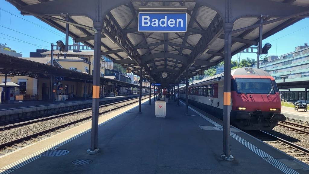 Bezirksgericht Baden verurteilt 21-Jährigen wegen Gleisschubserei