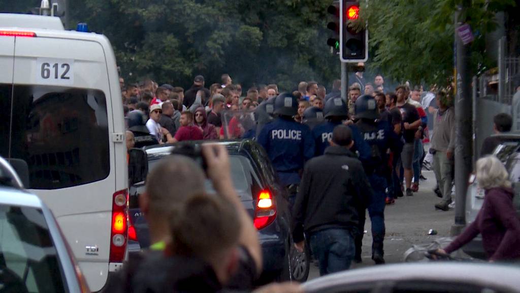 Verletzte und Warnschüsse: Wüste Szenen um das Spiel zwischen YB und Roter Stern Belgrad