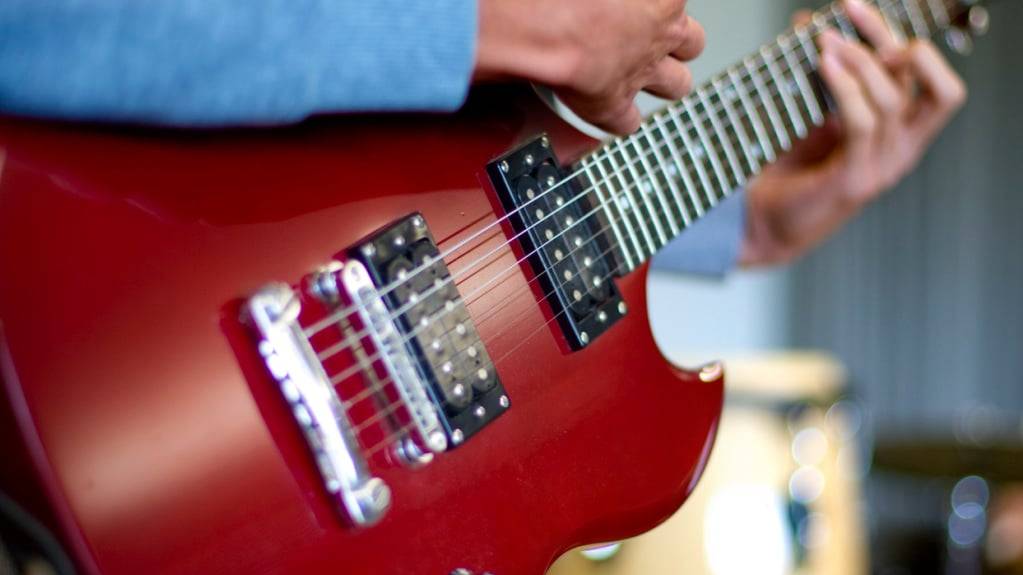 Die Stadt Zug baut ihre Musikschule aus und schafft mehr Unterrichtsräume insbesondere für den Gitarren- und Klavierunterricht. (Symbolbild)