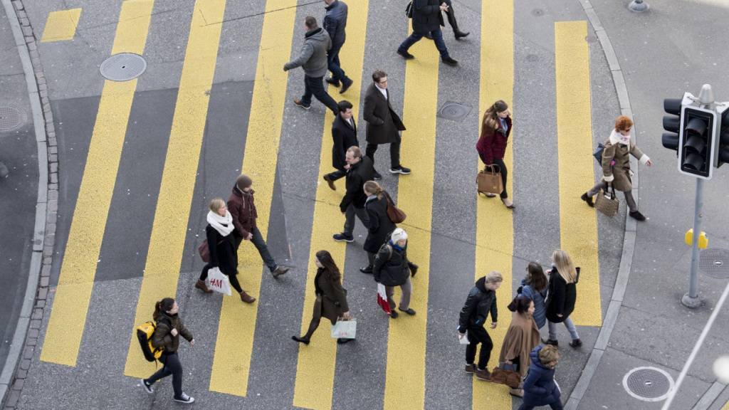 Mehr als 40 Prozent der ständigen Wohnbevölkerung der Schweiz haben einen Migrationshintergrund. (Archivbild)