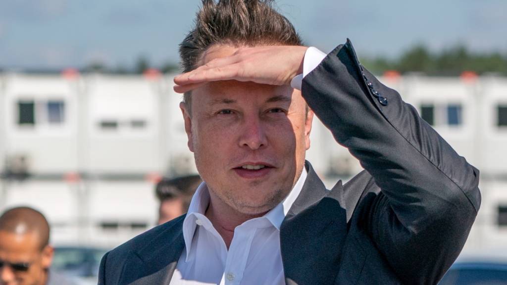 Tesla-Chef Elon Musk will die Preise für Elektroautos künftig deutlich senken. (Archivbild)