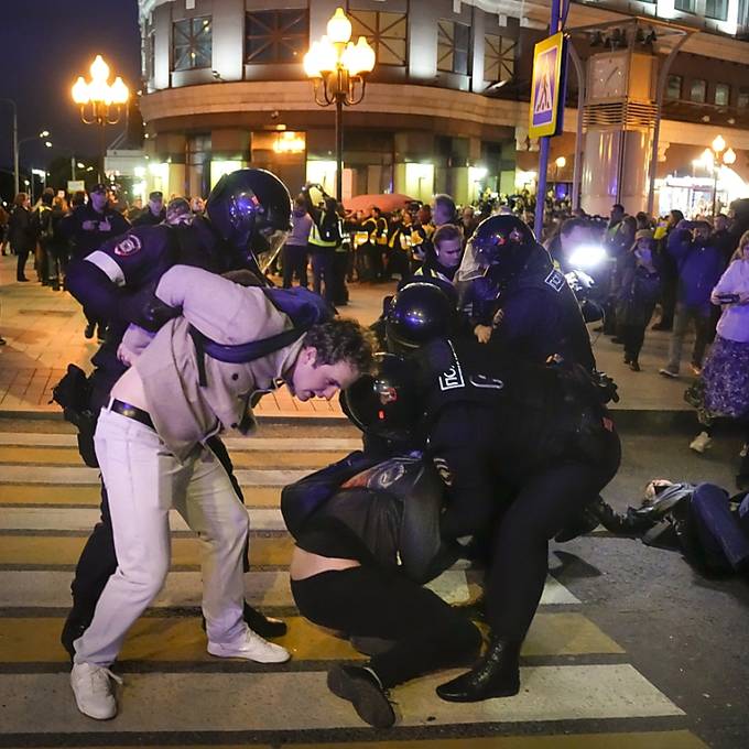 Mehr als 700 Festnahmen bei Protesten gegen Mobilmachung