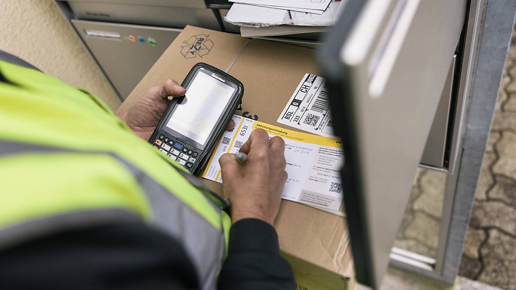 Käme es zu einer schweren Strommangellage müsste die Post ihre Dienstleistungen priorisieren. Der Versand von Briefen könnte abgelehnt werden. (Themenbild)