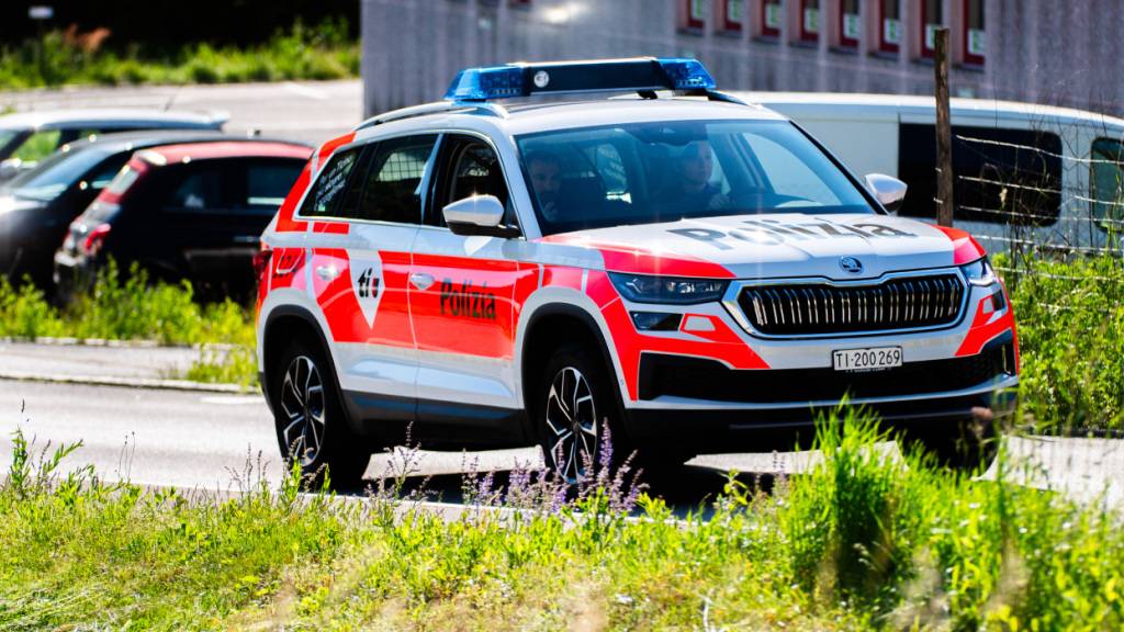 In Lodrino im Bezirk Riviera im Tessin verlor am Mittwoch ein Mann bei einem schweren Verkehrsunfall sein Leben. (Symbolbild)