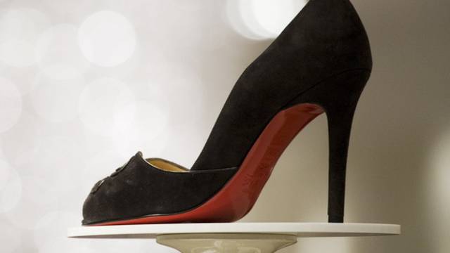 Franzosischer Schuhdesigner Louboutin Sieht Rot People Panorama rgauer Zeitung