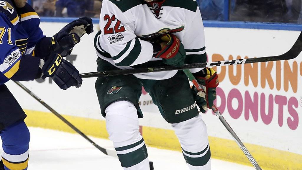 Nino Niederreiter (Nr. 22) geht auch in den nächsten Jahren für Minnesota Wild in der NHL auf Punktejagd