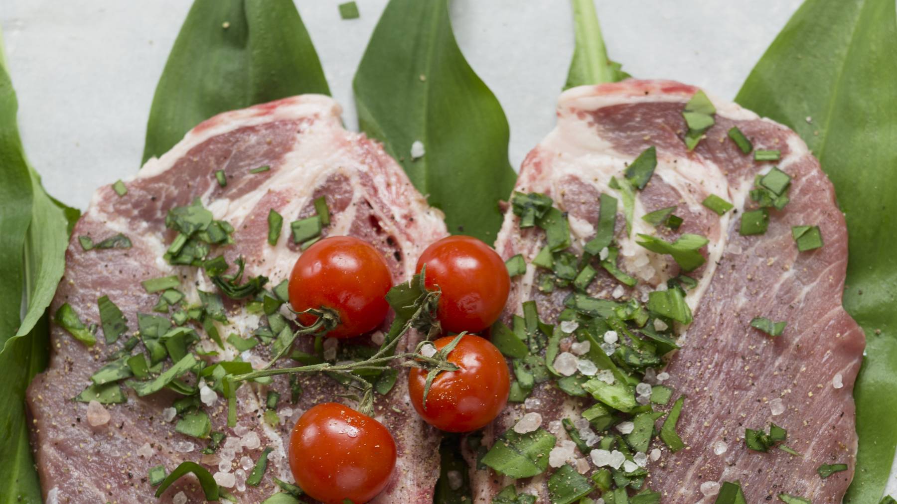 Bärlauch passt ausgezeichnet zu allen möglichen Arten von Fleisch.