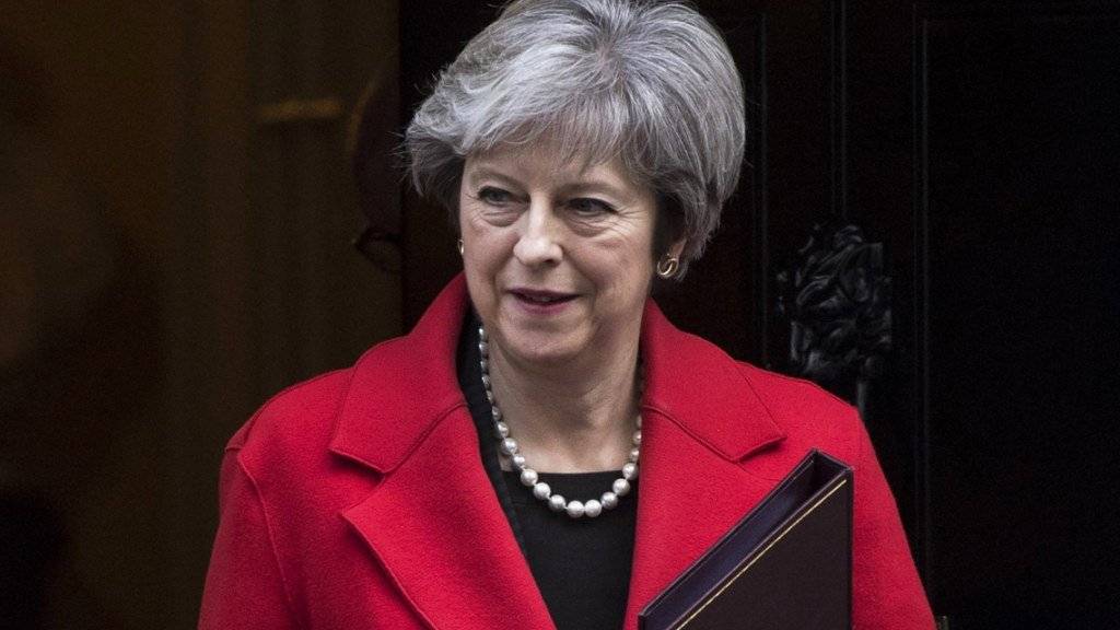 Die britische Premierministerin Theresa May muss zittern: Am Dienstag ist das EU-Austrittsgesetz in eine weitere Phase des Gesetzgebungsverfahrens gegangen. (Archiv)