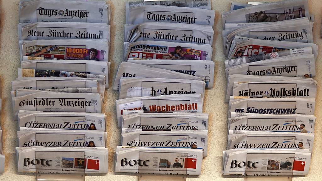 Die Schwyzer Regierung ist gegen die Idee eines gratis Zeitungsjahresabo für Jugendliche. (Symbolbild)