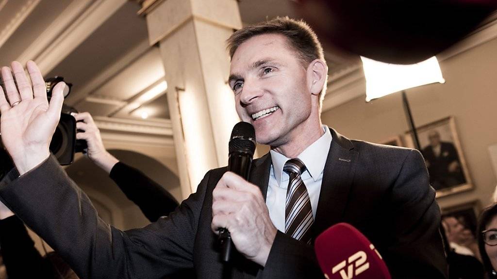 Parteichef Kristian Thulesen Dahl von der rechtspopulistischen Dansk Folkeparti feiert das Ergebnis des Referendums in Dänemark. Damit rücken die Dänen weiter weg von der EU.