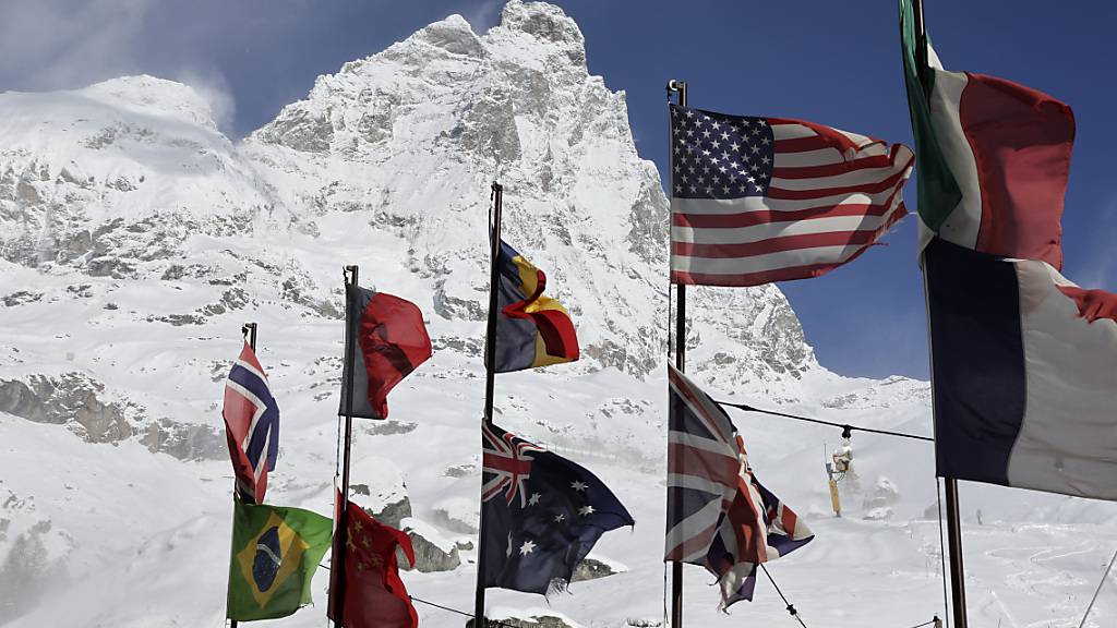 Einmal mehr blies der Wind am Fusse des Matterhorns zu stark, weshalb die erste Frauen-Abfahrt in Zermatt/Cervinia abgesagt werden musste