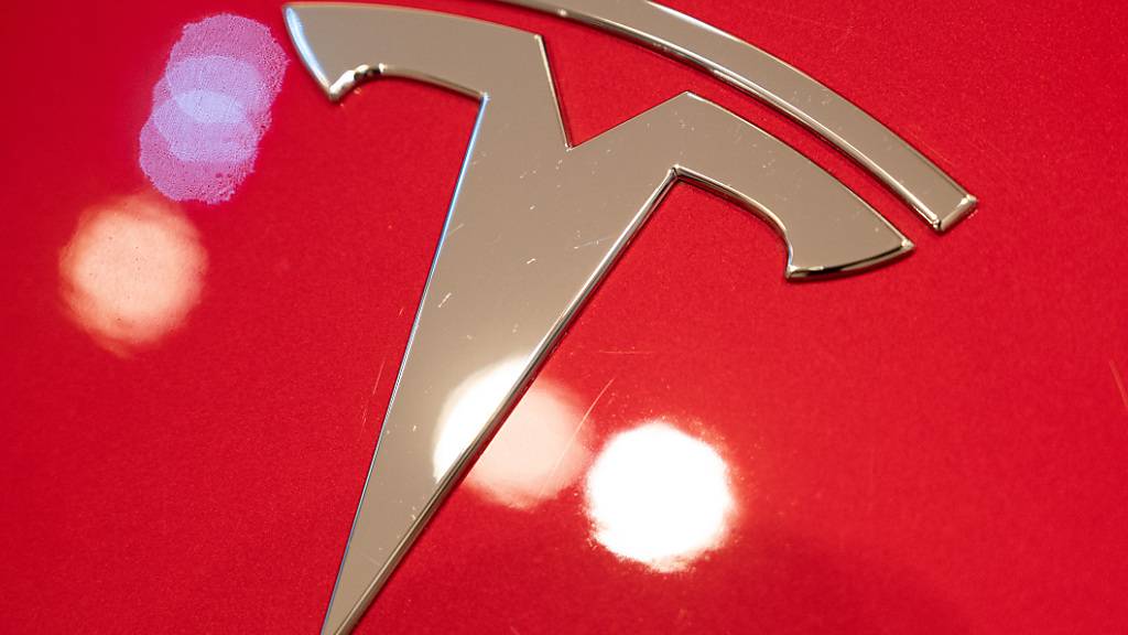 Tesla prescht mit dem Betriebsgewinn in die Liga von Automobilgrössen wie General Motors und Ford vor. (Archivbild)