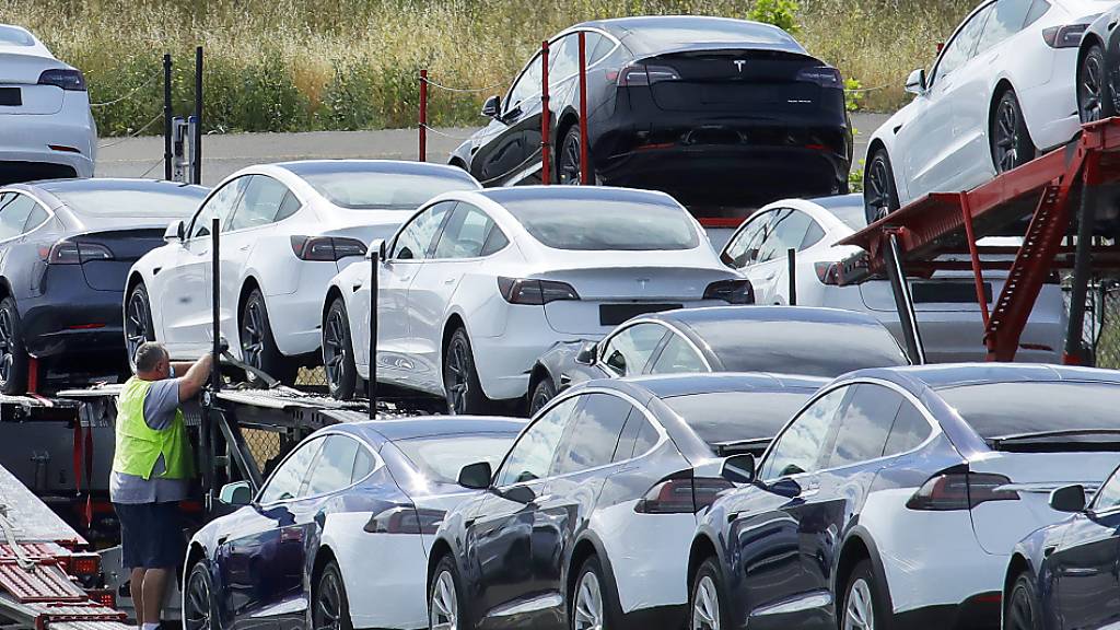 Tesla kommt laut einem Medienbericht neuerdings ohne Pressestelle aus. (Archivbild)