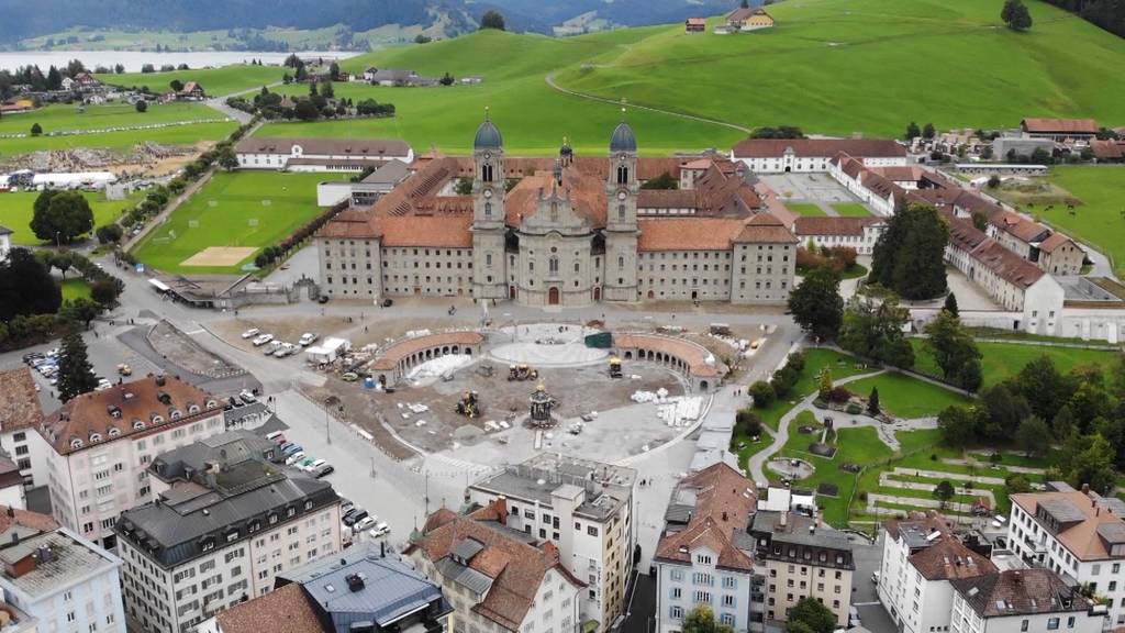 Bau-Knatsch in Einsiedeln: Kanton verhängt Baustopp für Klosterplatz