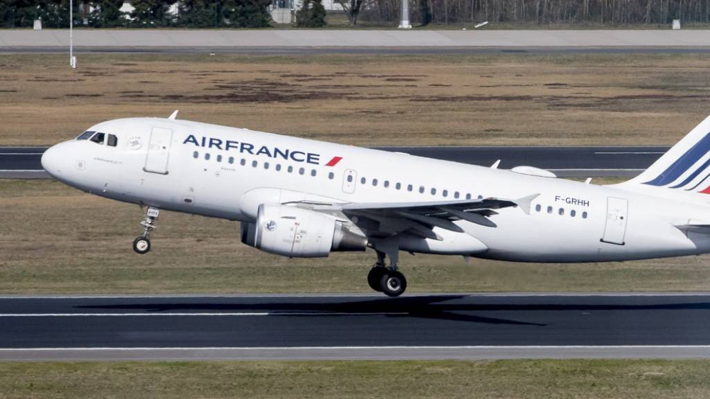 Die französische Regierung hat ihren Hilfsplan für die Luftfahrtbranche fertiggestellt und will mit rund zehn Milliarden Euro zur Seite stehen. (Archivbild)