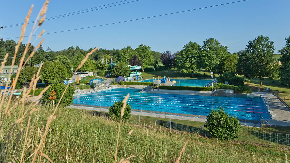 Das Freibad im Sportzentrum Hirzenfeld soll saniert werden.