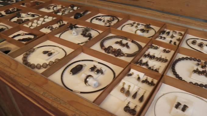 Altes Handwerk: Appenzeller macht Schmuck aus Menschenhaar