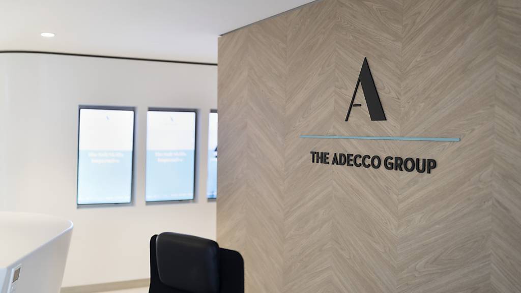 Adecco steigert im vierten Quartal Gewinn trotz sinkendem Umsatz