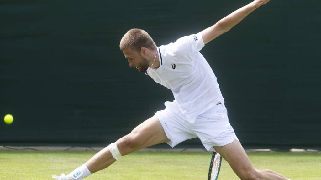 Die perfekte Symmetrie: Leandro Riedi auf dem Rasen von Wimbledon