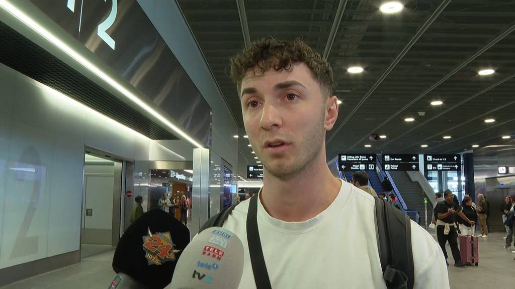 «Der Flug war pumpenvoll»: Sonderflug für gestrandete Reisende in Zürich gelandet