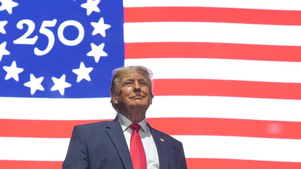 Trump eröffnet US-Jubiläumsfeiern mit Selbstlob