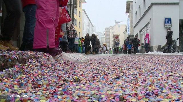 Fasnächtler sollen für Konfetti-Regen zahlen