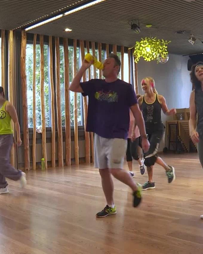 10 Stunden Zumba getanzt: Sandro aus Schötz bricht den Weltrekord