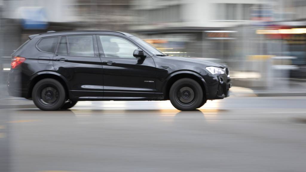 Luft aus SUV abgelassen: Zwei Klimaaktivisten kassieren Geldstrafen