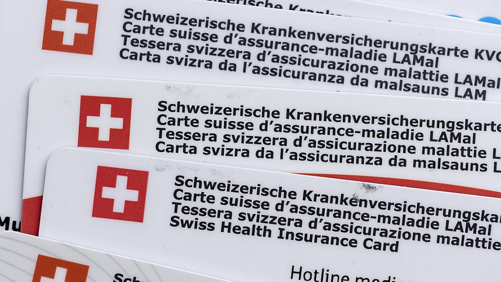 Die Steuerpflichtigen im Kanton Zürich sollen höhere Abzüge für die Krankenkassenprämien geltend machen können. Dies fordert die SVP mit einer neuen Volksinitiative. (Symbolbild)