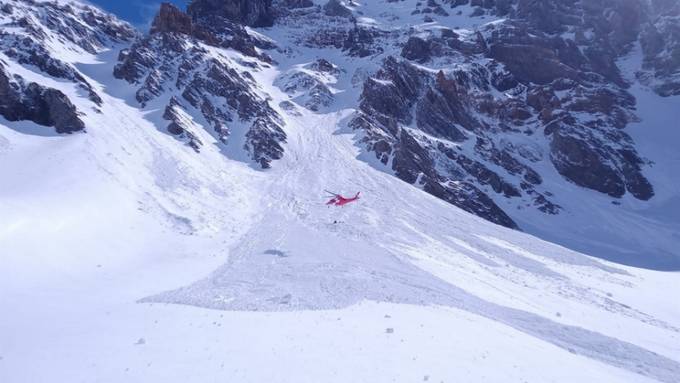 Zwei Alpinisten sterben in Lawine am Piz Russein GR