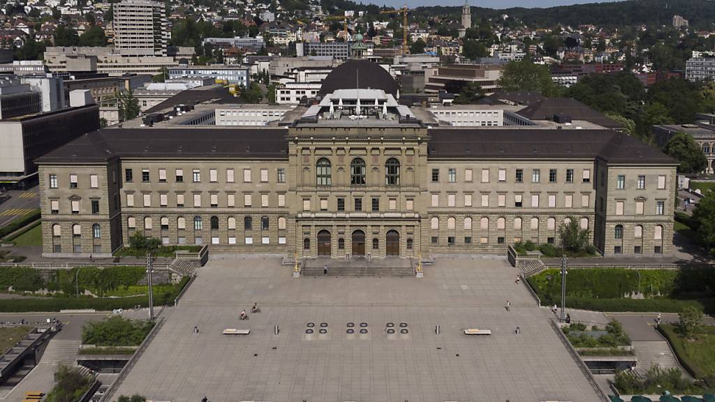 An der ETH Zürich beginnen am Montag 3250 neue Bachelor-Studierende ihr Studium, die höchste Zahl seit der Pandemie. (Archivbild)