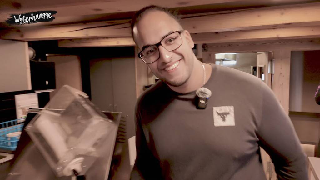 Gaber Karim zwischen Pizzaofen und Schwingplatz