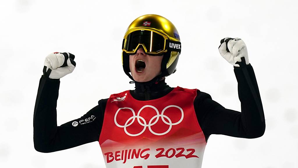 Marius Lindvik krönt sich zum Olympiasieger