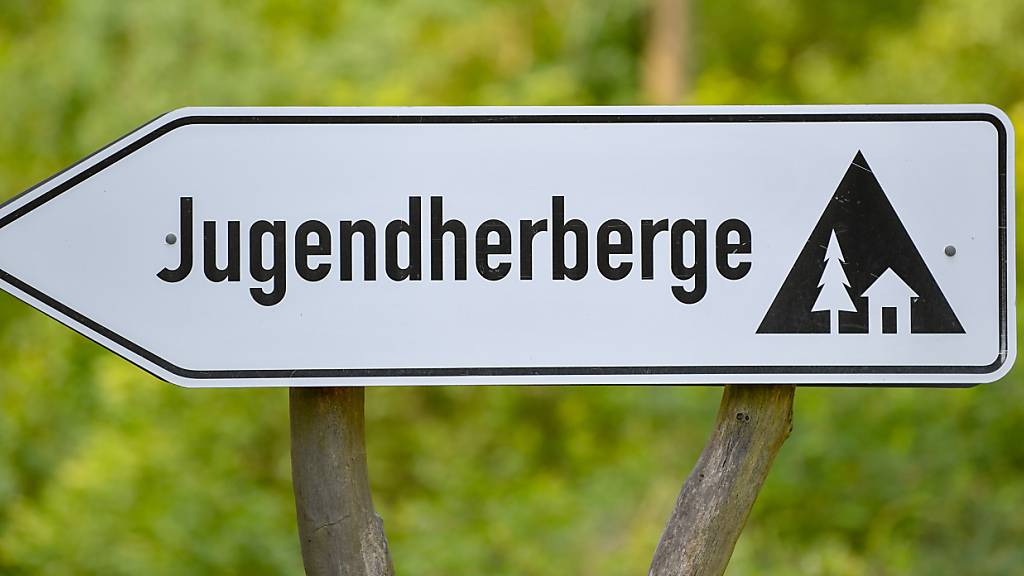 Die Übernachtungen In Jugendherbergen, in SAC-Hütten oder auf Campingplätzen waren zum Jahresstart rückläufig. (Archivbild)