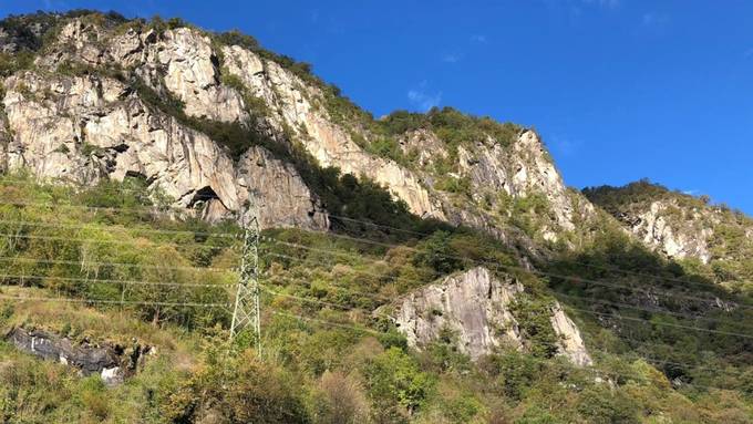 Zwei Kletterer in Cama von Steinschlag getroffen
