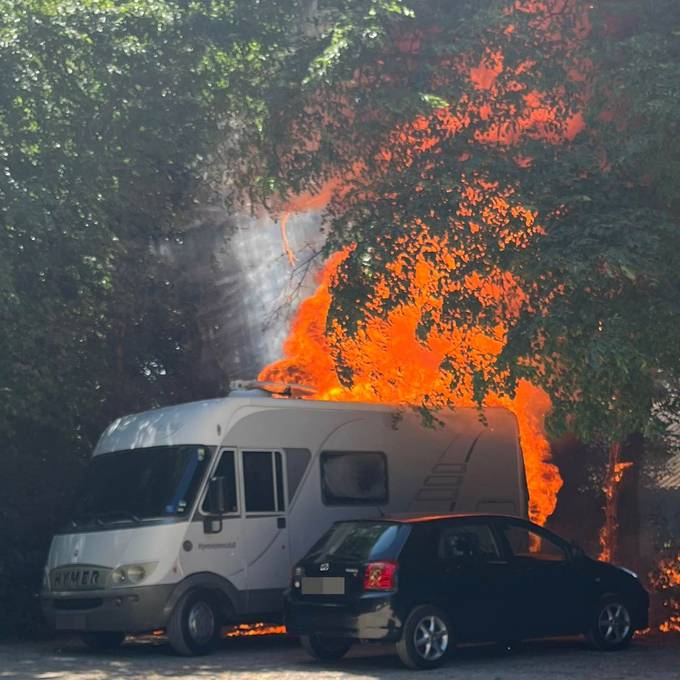 Wohnmobil und Waldboden: Am Mittwoch hat es im Mittelland gleich zweimal gebrannt