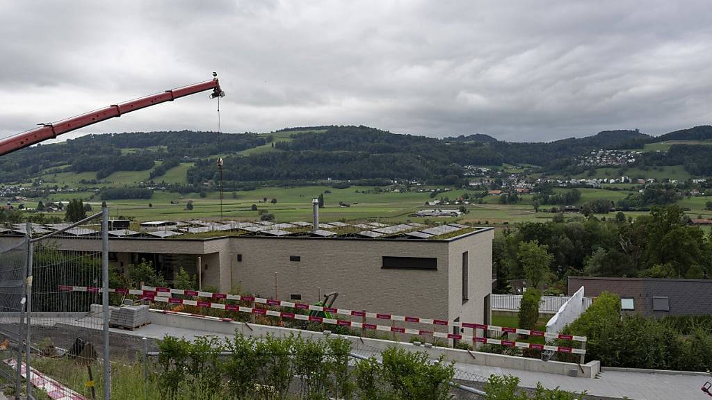 Das Regionalgericht Bern-Mittelland hat im Gerichtsprozess rund um den Villa-Neubau von Ex-Eishockeyprofi Mark Streit zwei Angeklagte teilweise schuldig gesprochen. (Archivbild)