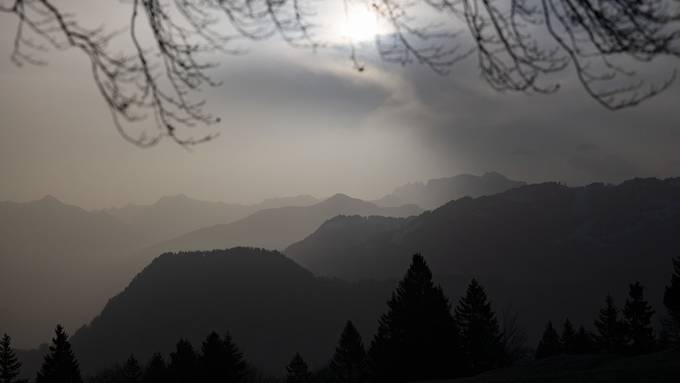 Bis 190 km/h: Föhnsturm rüttelt die Schweiz durch